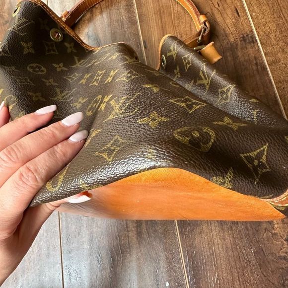 Louis Vuitton Bag - Picture 2 of 11